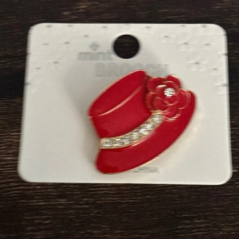 Red Sun Hat Brooch Enamel Gold Tone Rhinestone Flower Pin Accessory